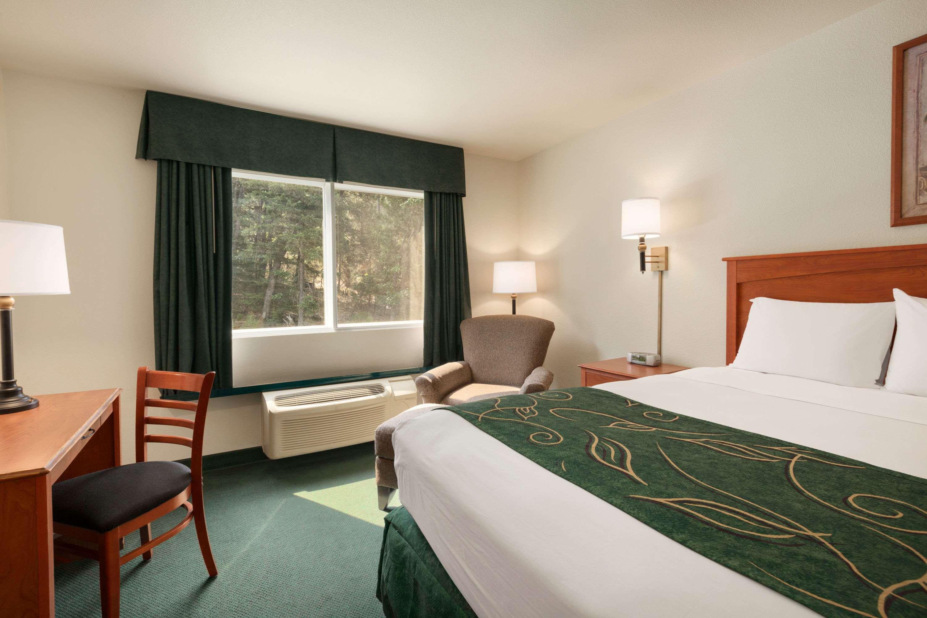 Travelodge By Wyndham Dunsmuir Exterior foto